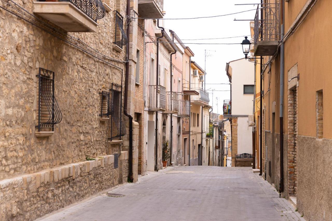 Agora' Castelnuovo della Daunia Exterior foto